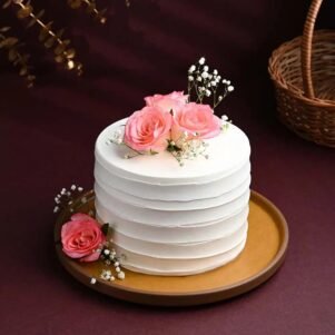 Roses Topped Vanilla Cream Cake