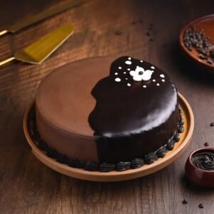 Chocolate Glaze Delicacy Cake